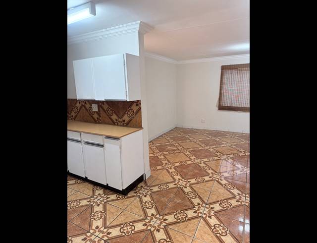 1 bed property to rent in ELOFFSDAL
